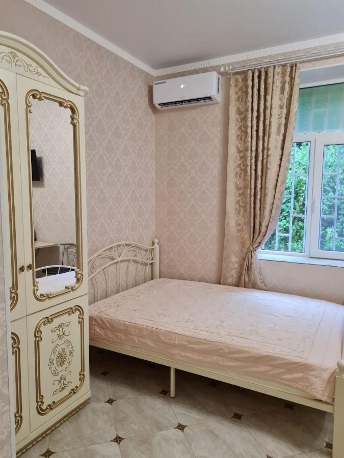 Guest House Gorny Ruchei Gagra Buitenkant foto