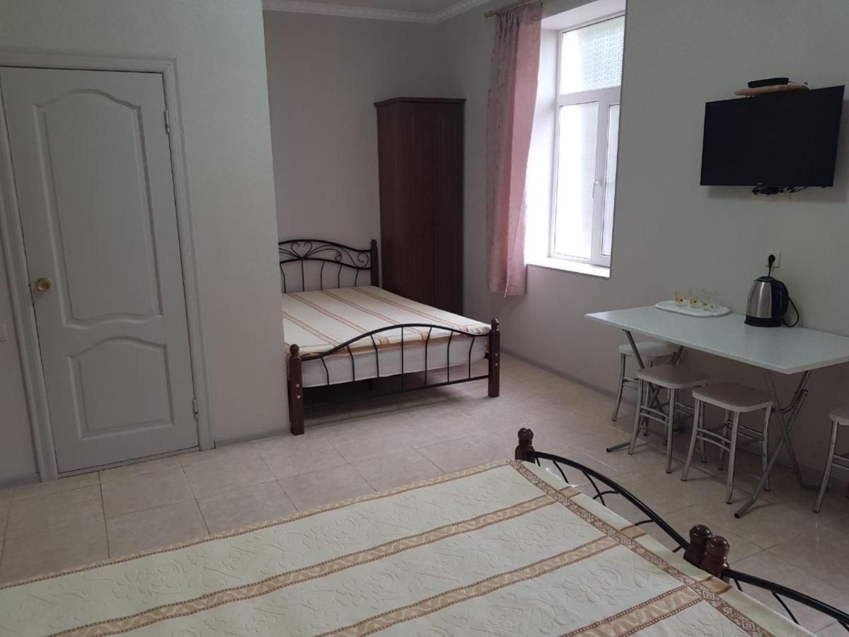Guest House Gorny Ruchei Gagra Buitenkant foto