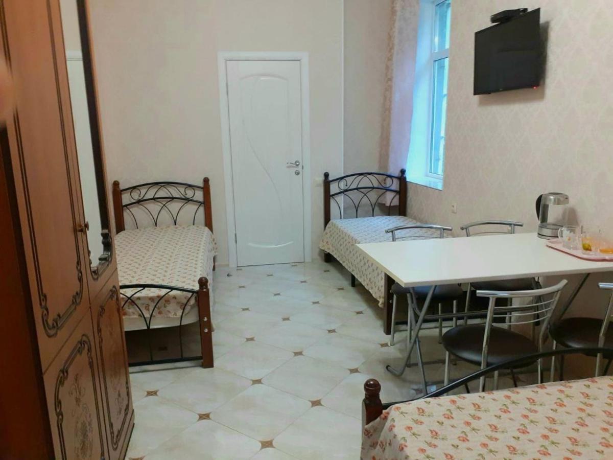 Guest House Gorny Ruchei Gagra Buitenkant foto