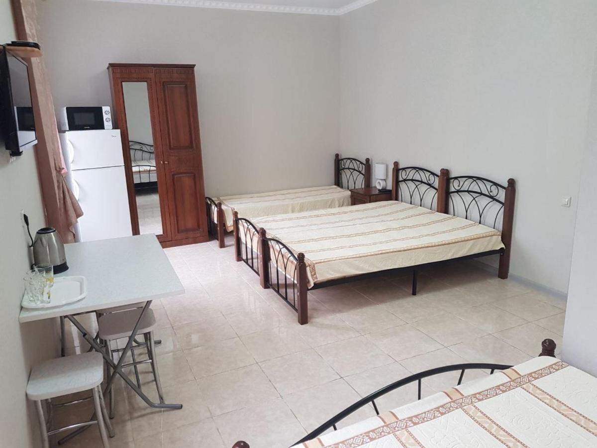 Guest House Gorny Ruchei Gagra Buitenkant foto