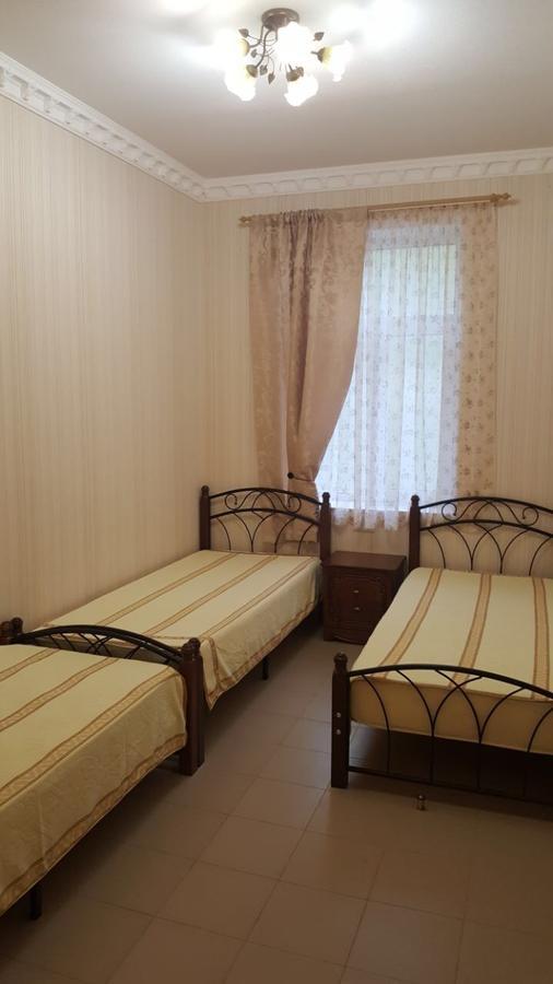 Guest House Gorny Ruchei Gagra Buitenkant foto